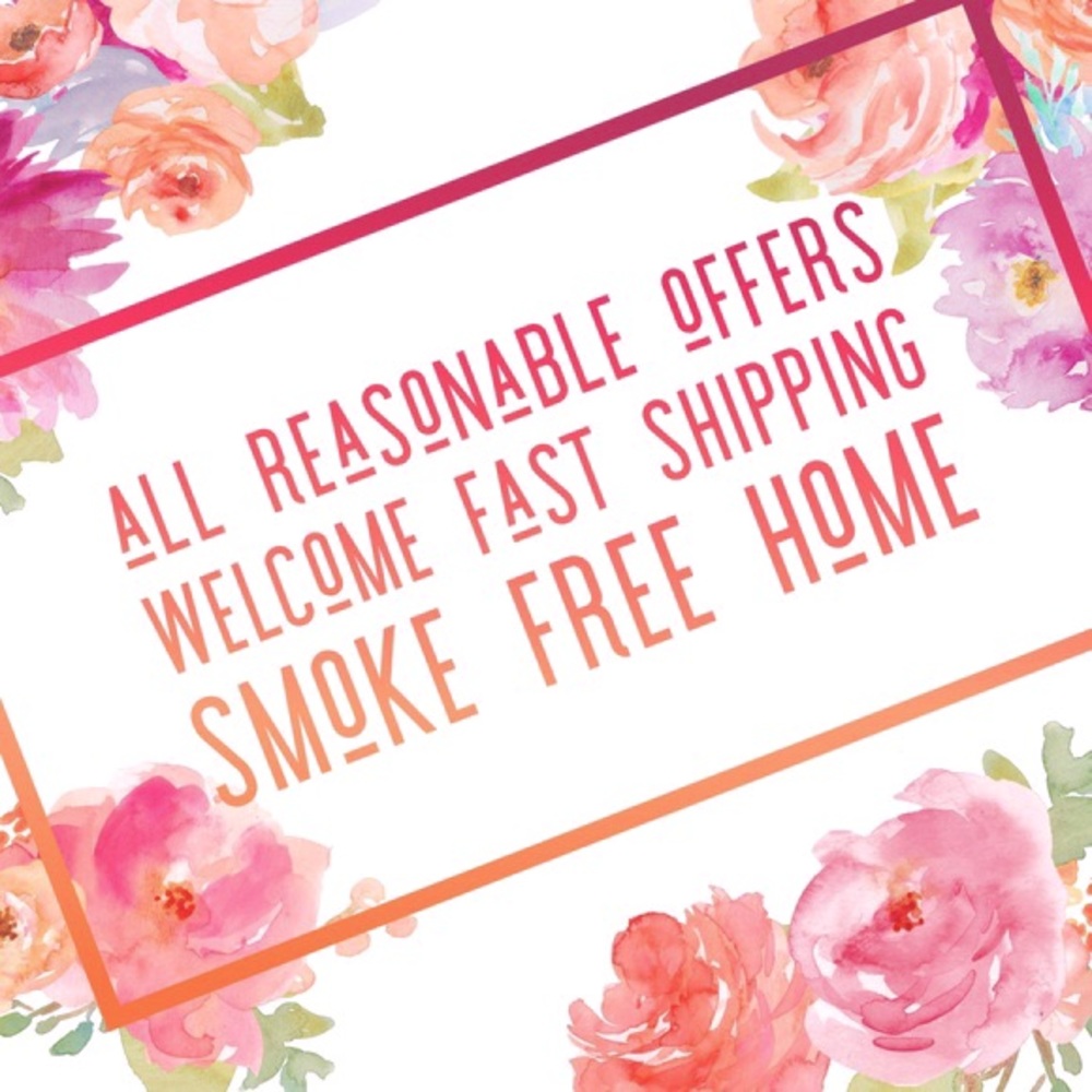 I love offers! Feel free to bundle your favorite items and send me an offer! 🥰